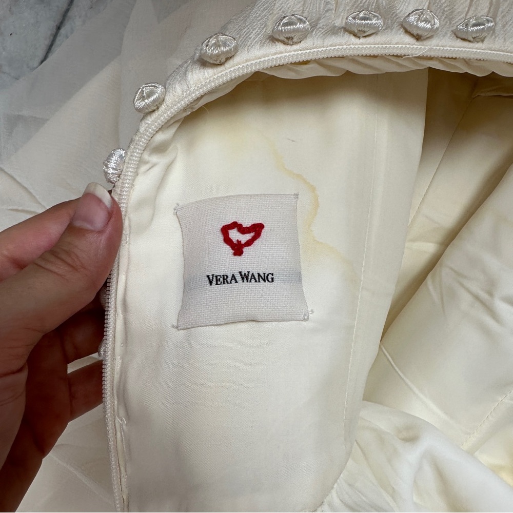 Vintage Vera Wang Wedding Gown - Picture 5 of 7